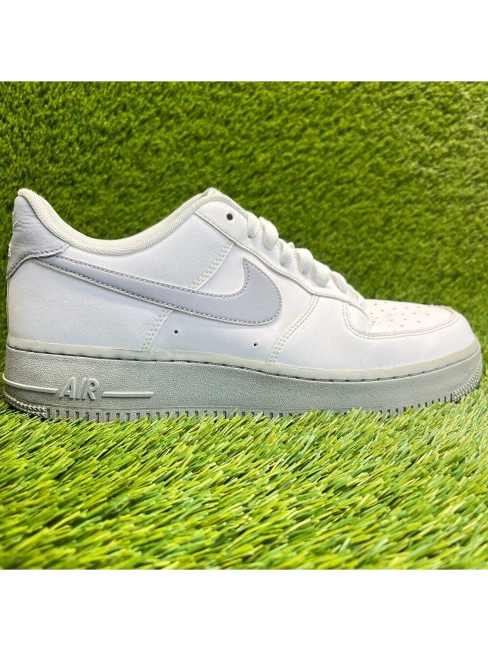 Nike Air Force 1 '07 Mens Size 9.5 White Gray Athletic Lifestyle Shoes Sneakers